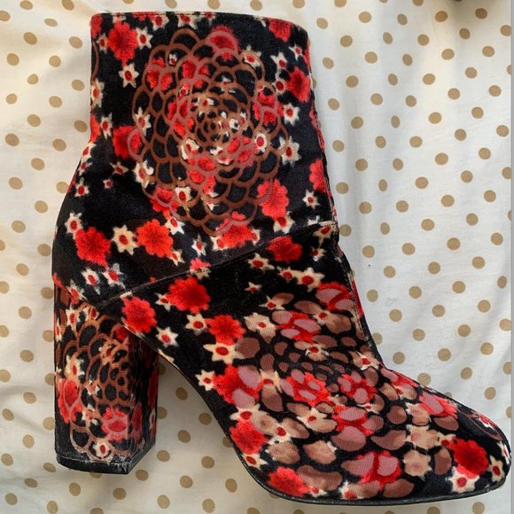 Urban Outfitters Women's Floral Ankle Boots Size 8 - Picture 4 of 5